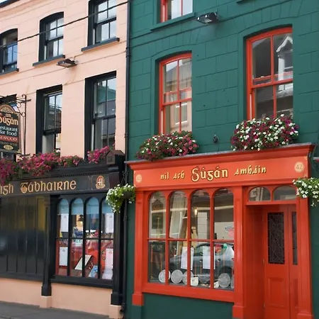 Long Quay Lodging Hostel *