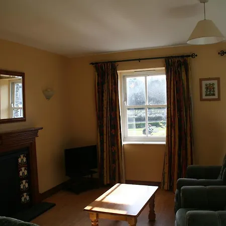 Long Quay Lodging Hostel *